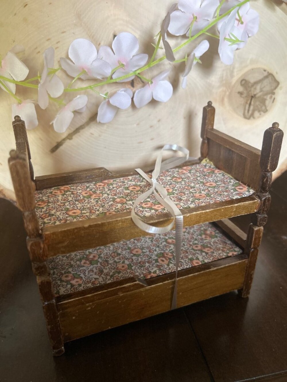 Miniature Wooden Bunk Bed Dollhouse Furniture Floral Cushions Detachable 2-in-1